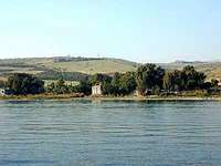 Pohled na město Tabgha od jezera